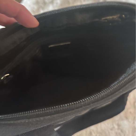 All black nylon Prada shoulder tote featuring a unique design inside - Picture 7 of 8